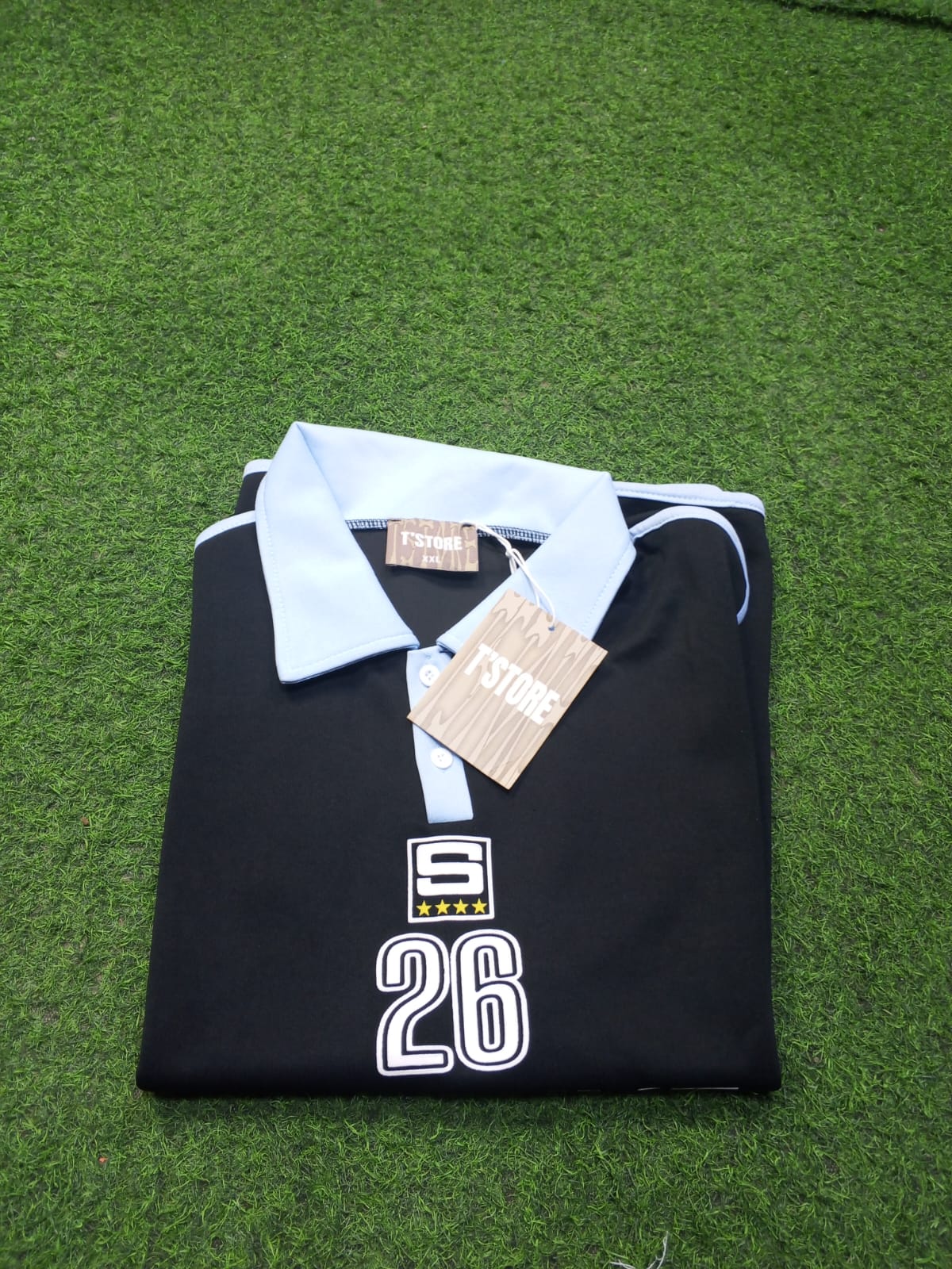 It uses a standard knitted polo fabric, 