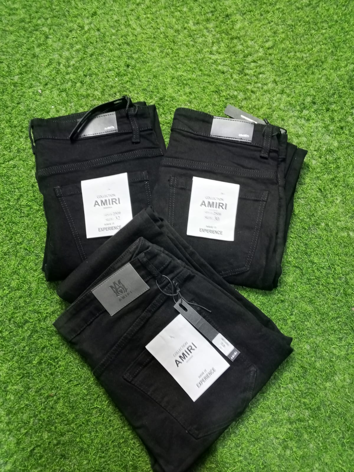 DENIM FIT BLACK JEANS